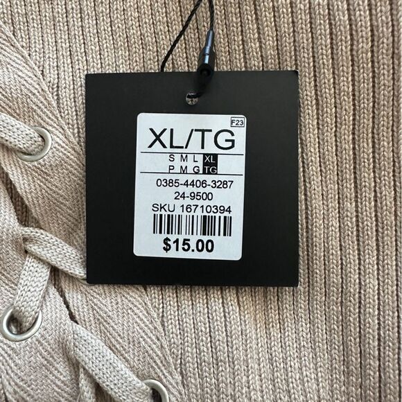 Charlotte Russe ribbed top with a ribbon tie down the front size XL NWT - Picture 6 of 6